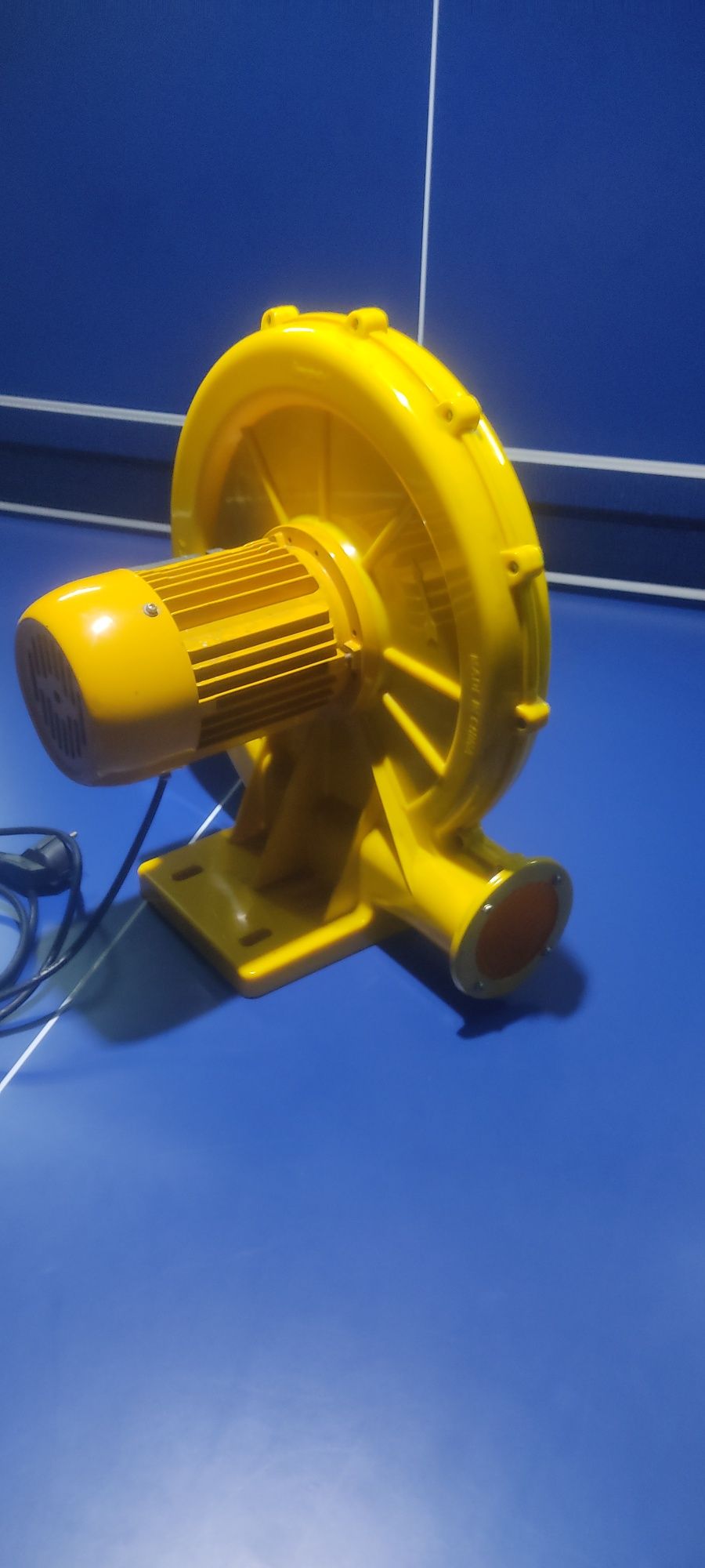 Turbina de ar para insufláveis