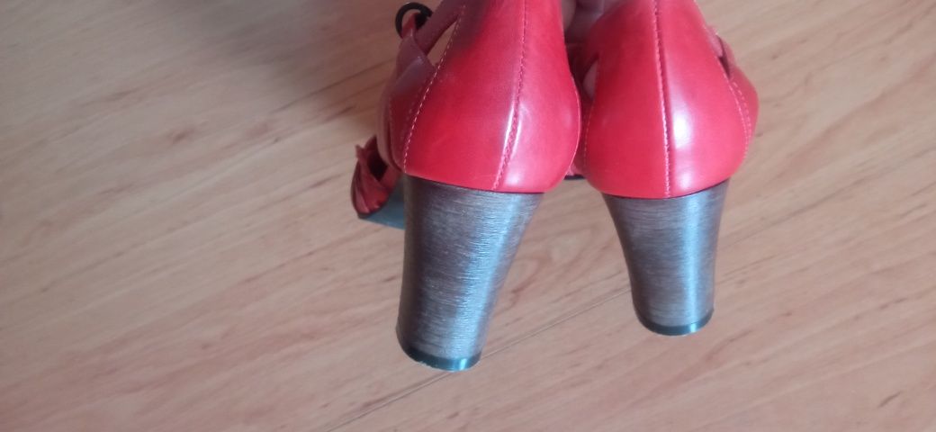 Damskie buty skórzane czerwone sandały czółenka Oppus