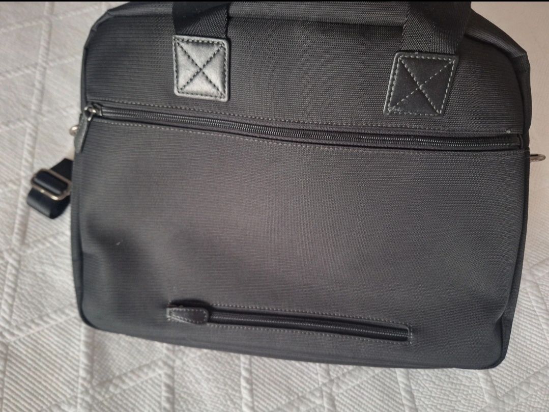 Czarna torba na laptopa Francinel