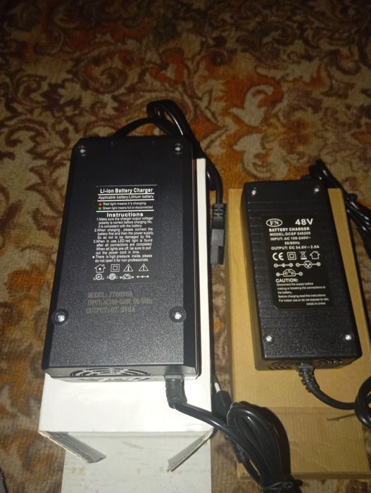 Продам зарядное устройство