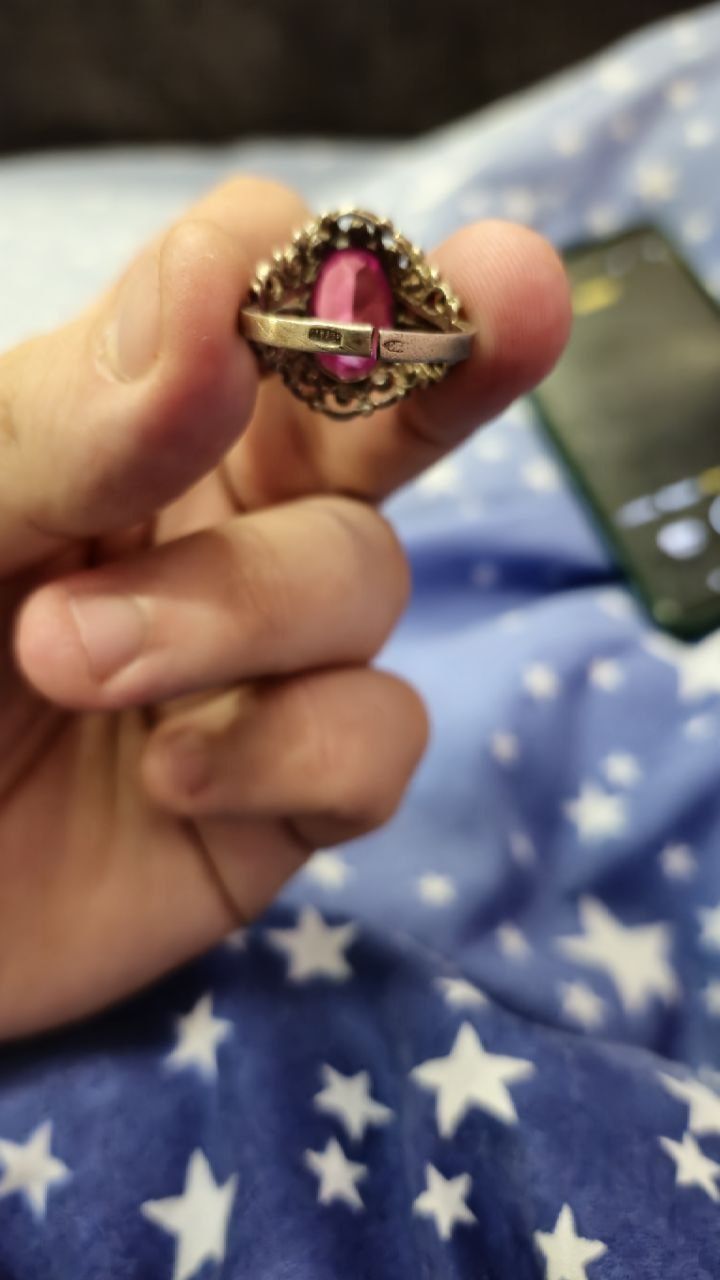 Продам серебряное кольцо