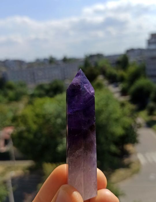 Натуральні мінерали,обеліск,вежа,кристал,куля,фігурка,каміння,камні