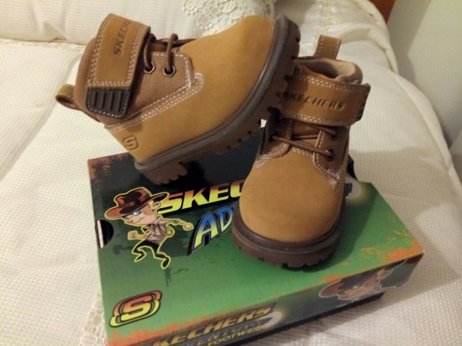 Bota Skechers - NOVAS - Cor Camel - Tam 21