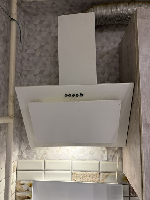 Вытяжка кухонная Eleyus