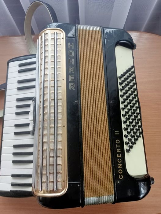 Akordeon Hohner Concerto II – 72 basy, 2 chóry – Niemcy
