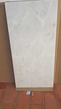 Vende-se pedra de mármore polido 100x50x3cm