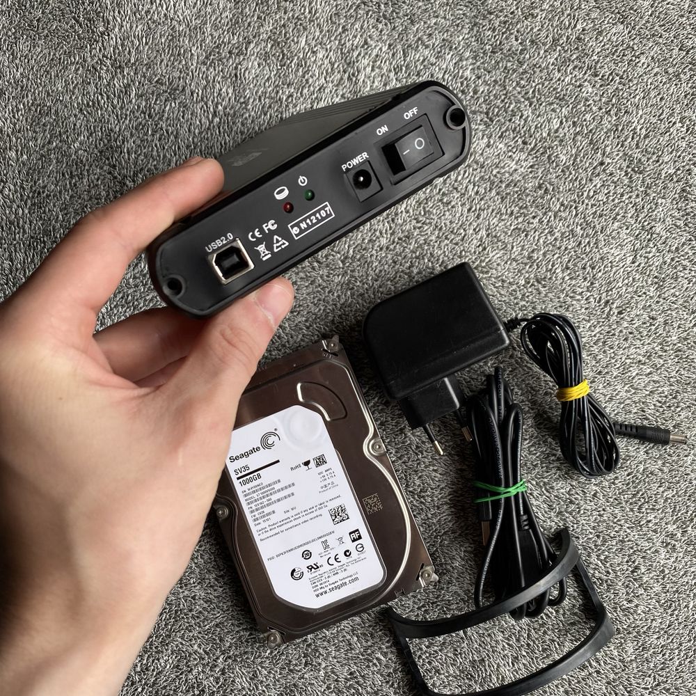 Карман для HDD 3.5" + жесткий 1 тб