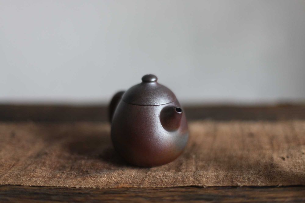 Глиняний чайник з їсинської глини, дровяного випалу 200мл