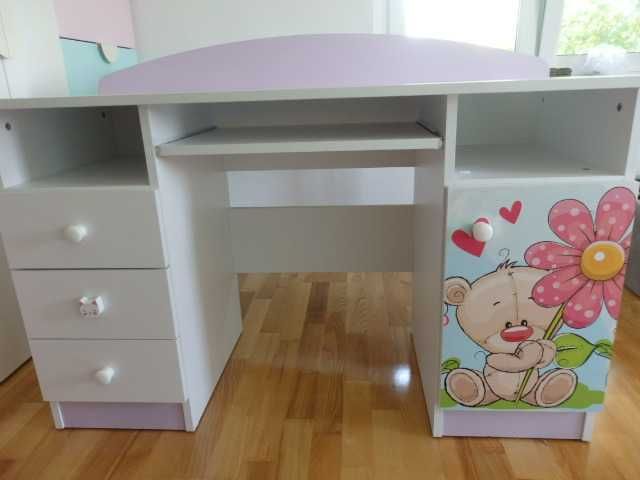 Biurko dziecięce  z misiem.