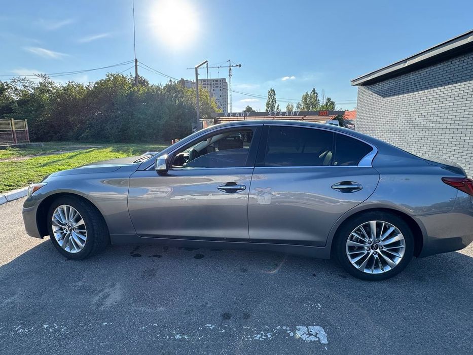 Infiniti q50 awd 2021