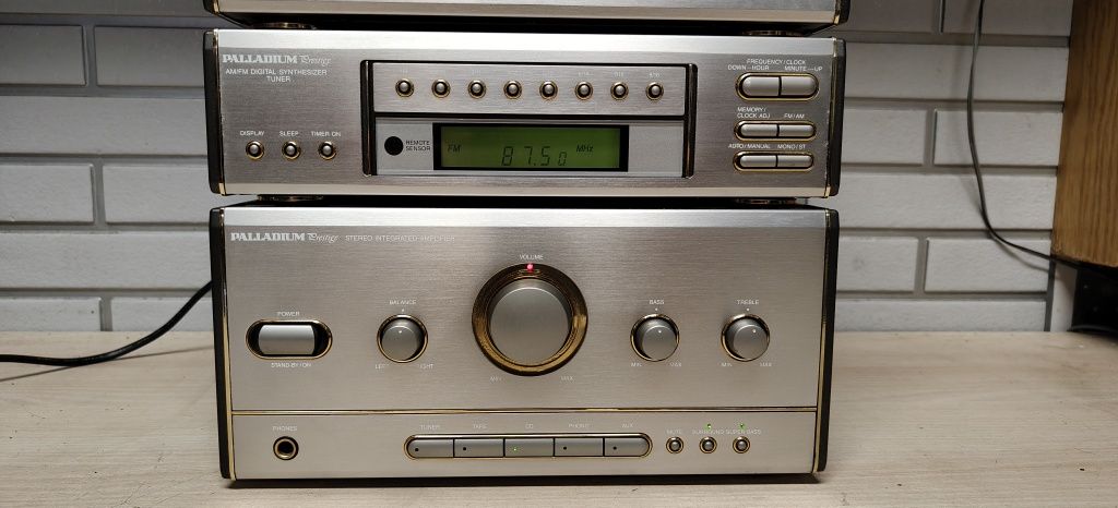 Zestaw audio wieża PALLADIUM Prestige. Pilot