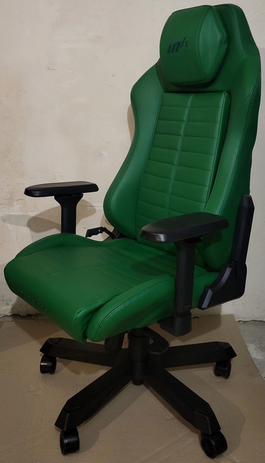 Игровые кресла DxRacer серия Master Max