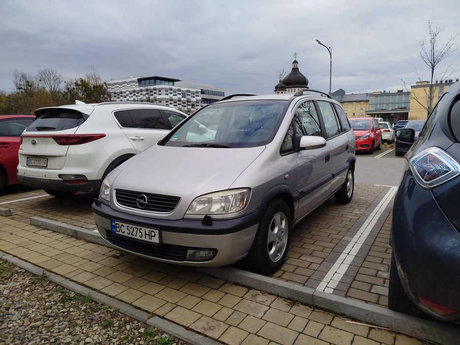 Авто Opel Zafira A