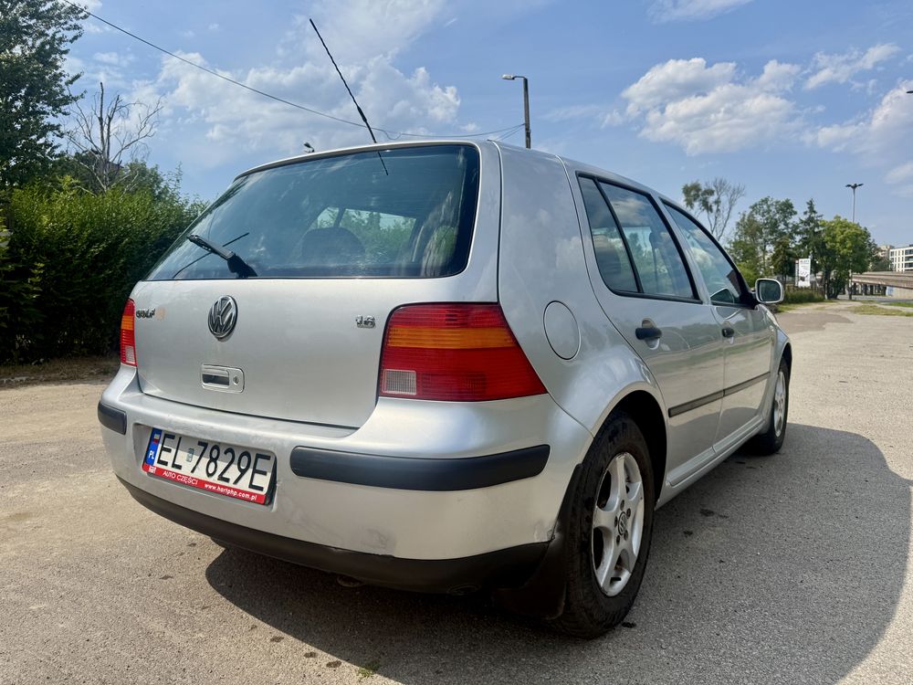 VW Golf/2003r/1.6 LPG/technicznie bdb/2x opony