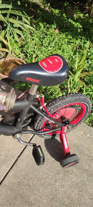 Bicicleta super robusta bom estado c rodinhas vendo ou  troco