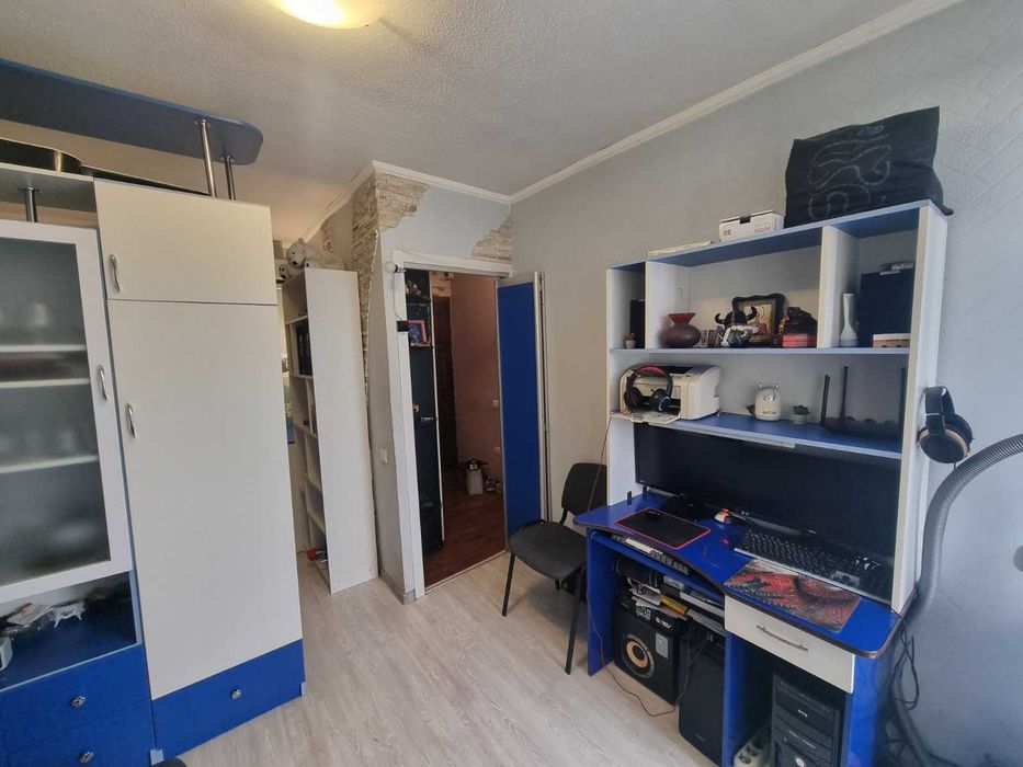 Продам 1 кім кв. вул. Копилівська  10 а на Куренівці