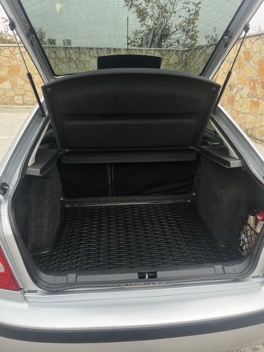 Продам  автомобіль Skoda Tour 1.8turbo