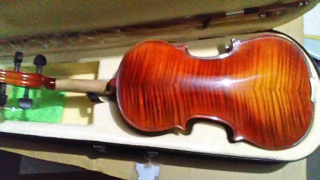 Violino de madeira 4/4 marca Kiby