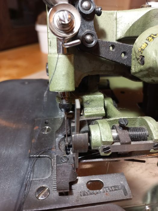 Продам оверлок Китай