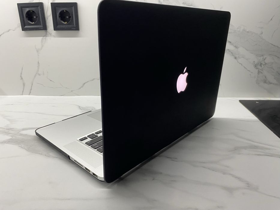 Macbook pro 2015 a1398 в идеальном состоянии