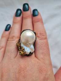 Подарок новое кольцо барочный жемчуг хризолиты сапфиры, серебро 925