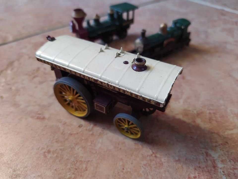 Comboio/Carruagens Locomotivas de Antigamente