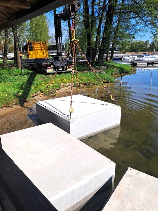 Pływaki siatkobetonowe na pomosty pływające / pływak