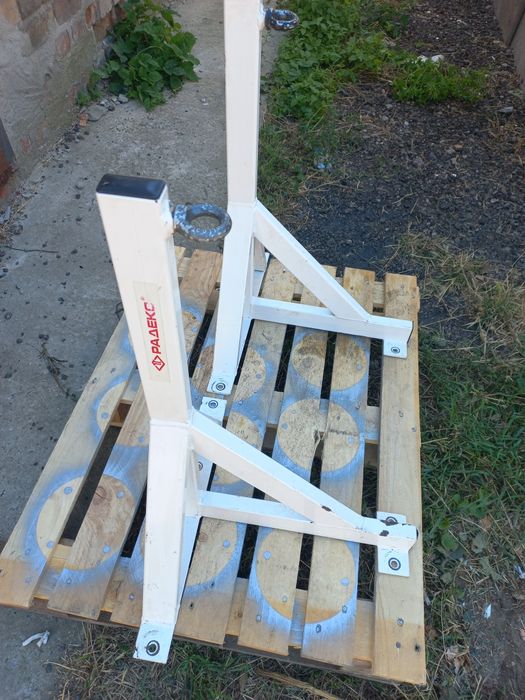 Крепление для боксёрский груши
Отлично впишется в домашний инт