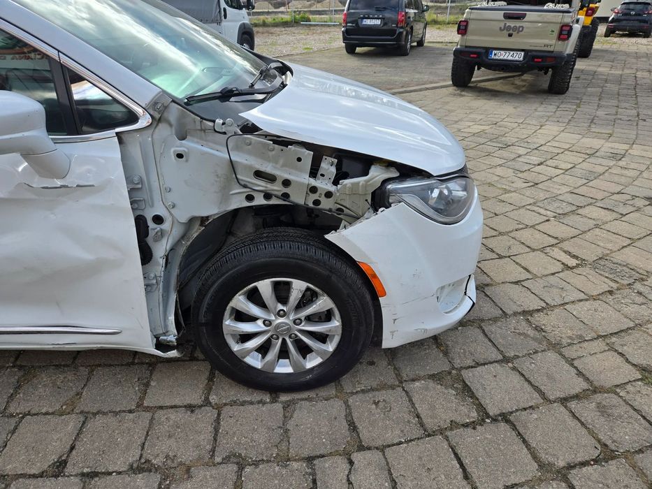 Chrysler Pacifica Touring L /  Skóra /  Navi / Kamera / El. Drzwi