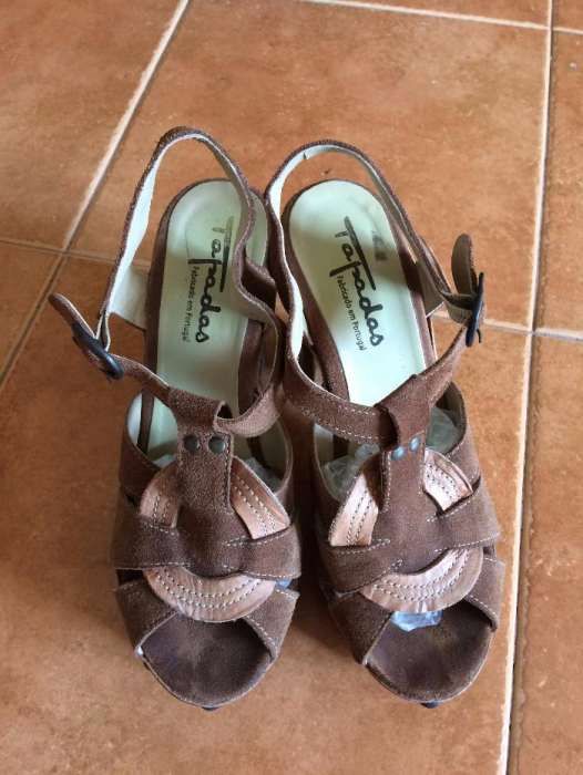 Sandálias Novas em Camurça