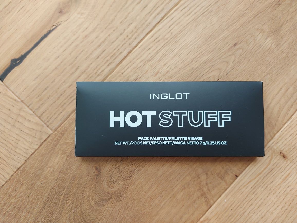 Paleta do konturowania twarzy firmy Inglot: HOT STUFF