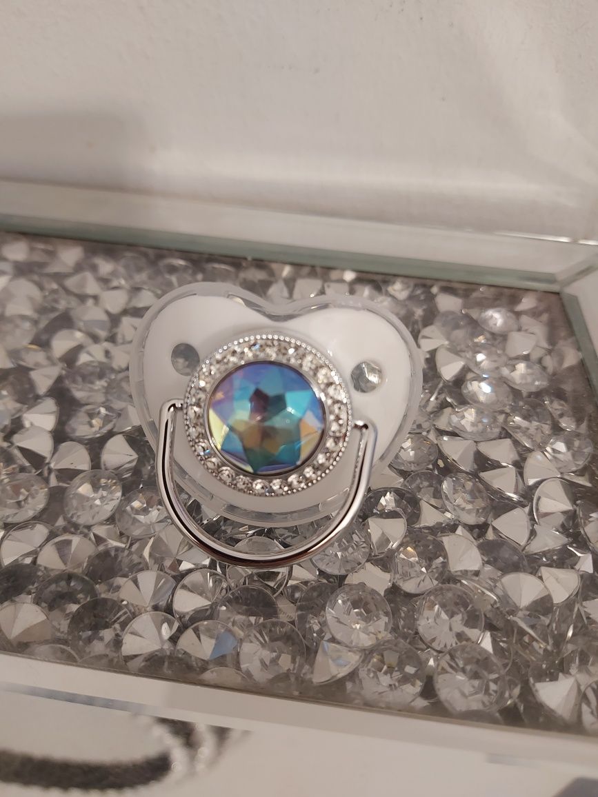 Bialy Smoczek z cyrkoniami cyrkonie diamond diament nowy cudo wysyłka