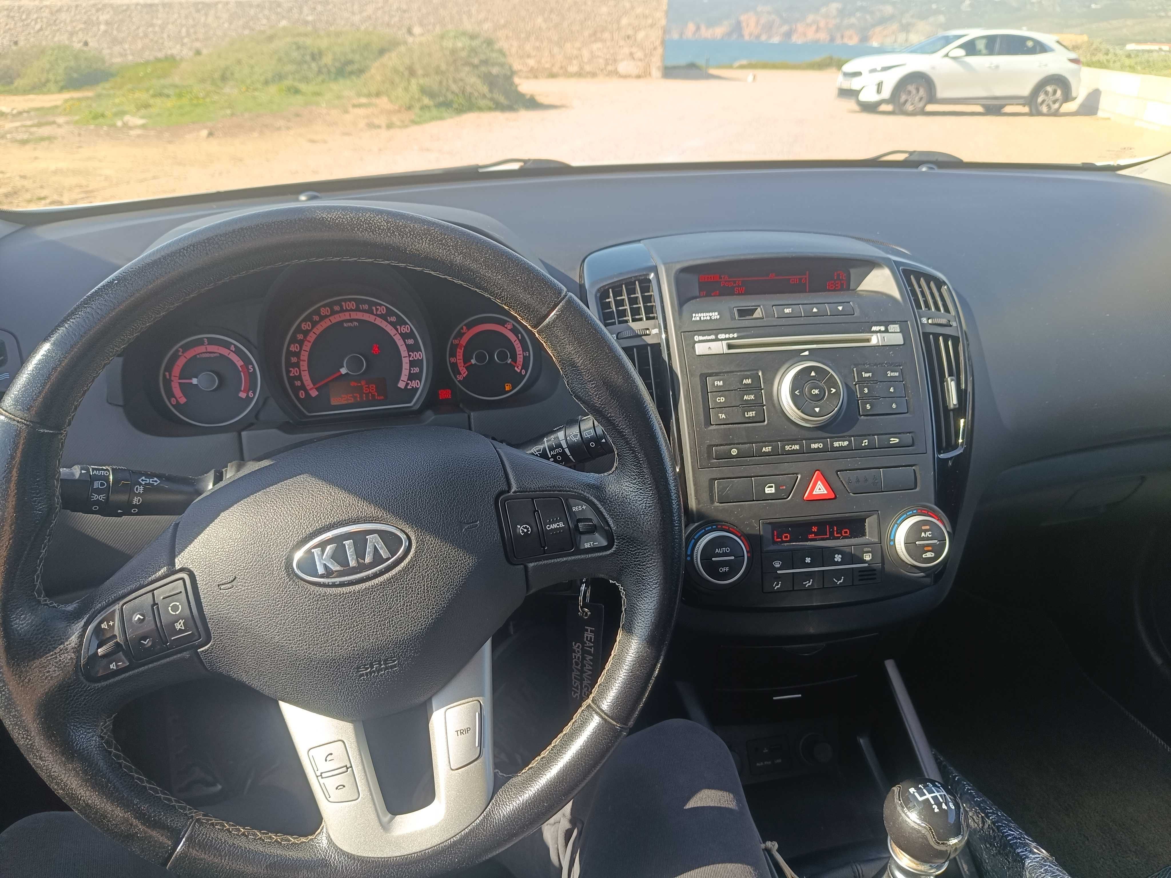 Vendo Kia ceed 1.6crdi 2011! inspeção feita e selo pago até 06/2026