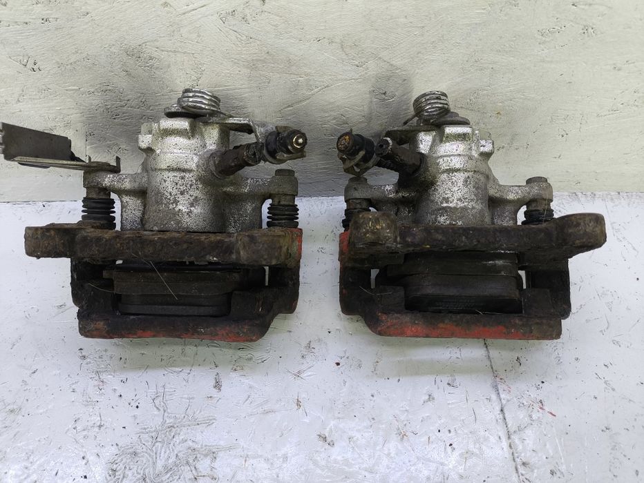 Задний суппорт супорт скоба volkswagen transporter T4 фольксваген т4