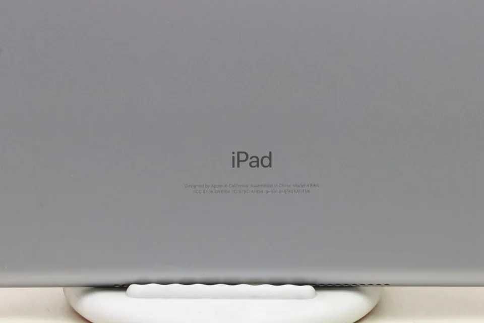 Продам APPLE IPAD 6TH gen  MR7C2LL/A  9.7"  128GB  4G space  gray