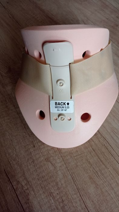 QMED COLLAR STARK Orteza półgorsetowo piersiowa i kołnierz sztywny