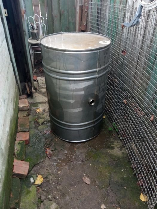 Продам Бочку оцинковану нержавійка і дві пластикові