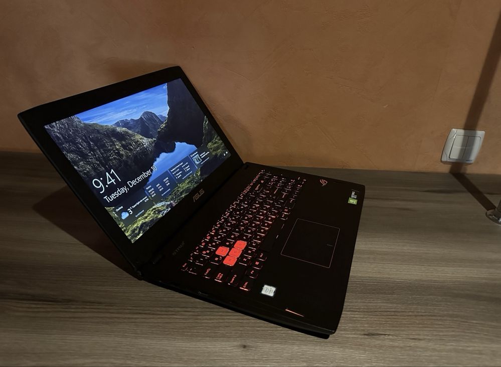 Потужний ігровий ноутбук Asus rog strix 1 tb 16 ddr gtx 1070 core i7