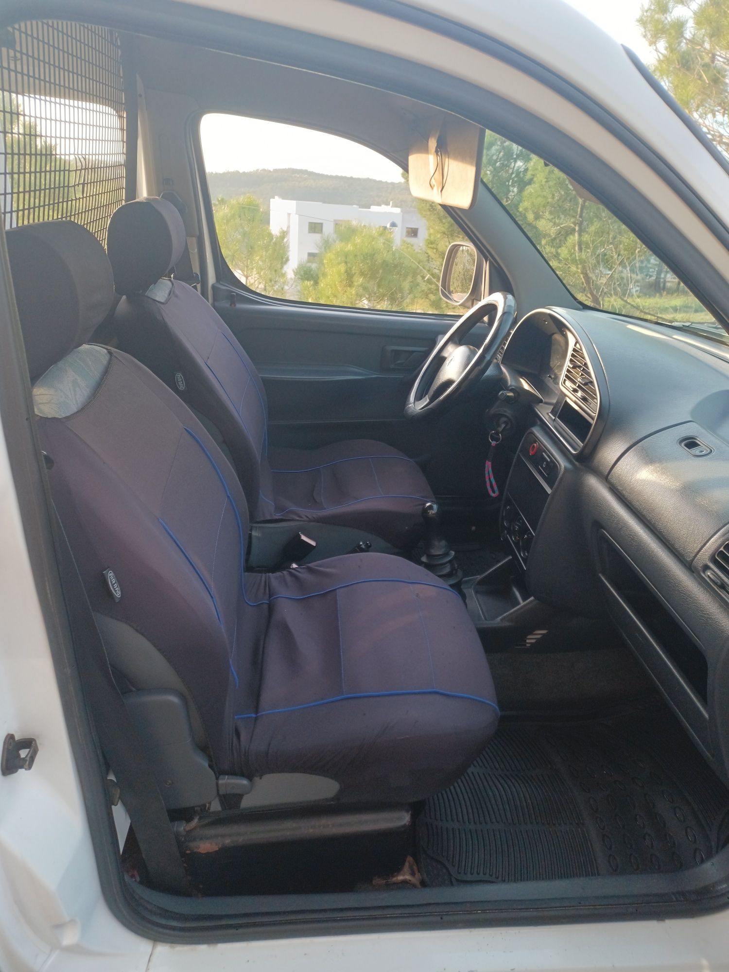 Citroen Berlingo 1.9d 2.500€ Negociável