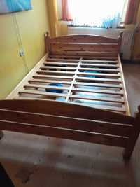łóżko sosnowe z drewna