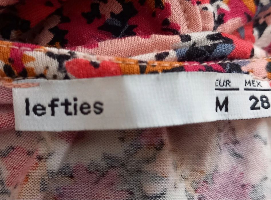 Vestido com flores, tamanho M da Lefties 5€