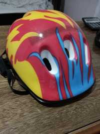 Продам детский защитный шлем для катания на роликах