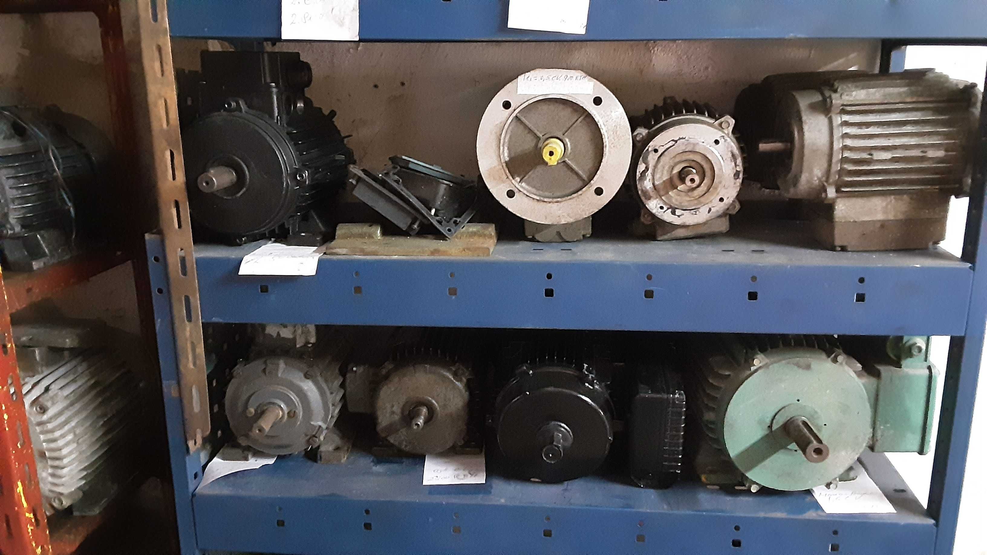Motores elétricos de vários tamanhos