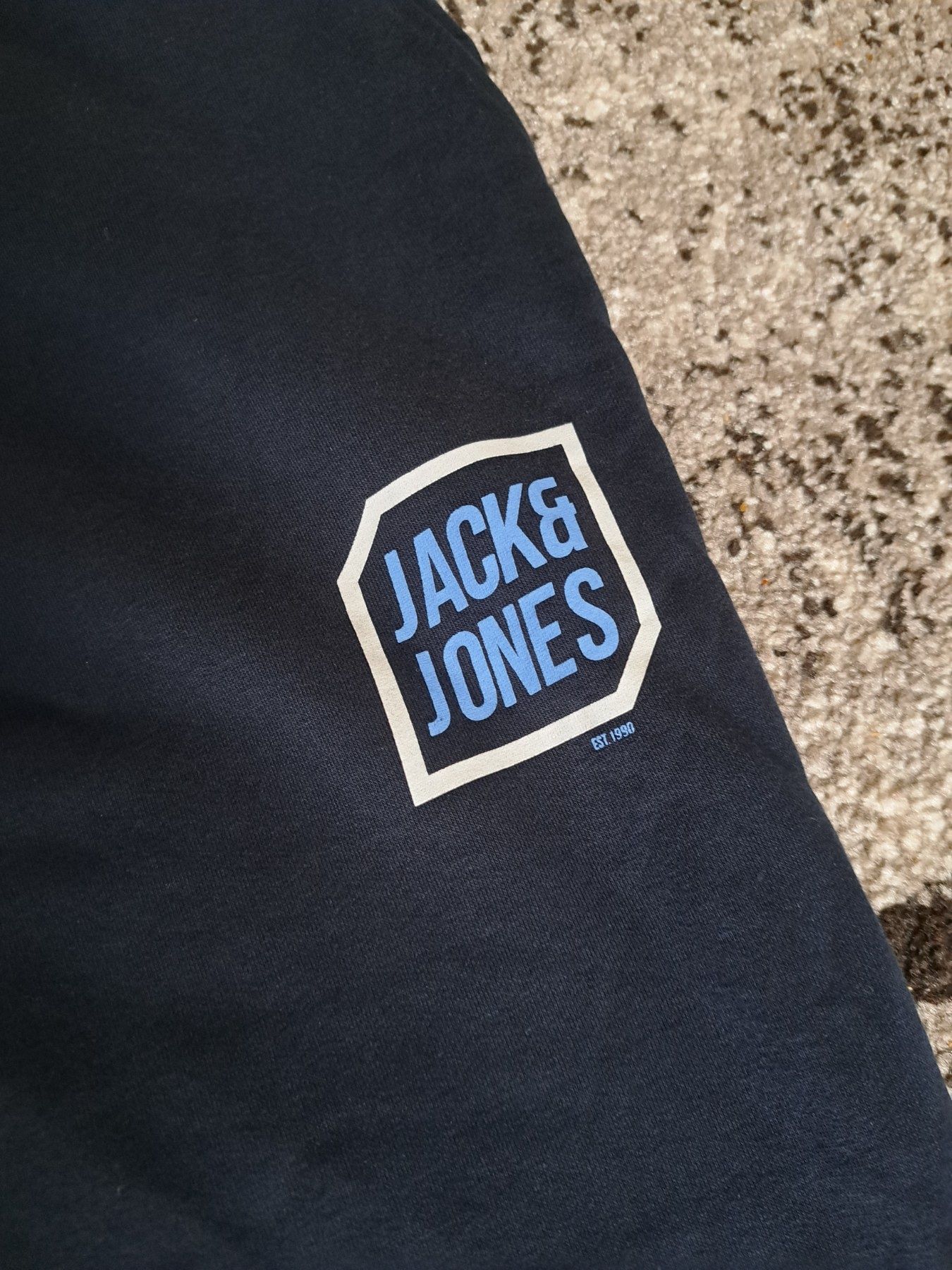 JACK&JONES спортивні  штани 
В ідеальному стані 
Нові
Розмір  -L
Довжи