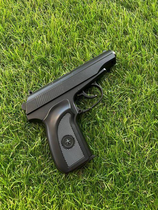 Іграшковий пістолет Макарова