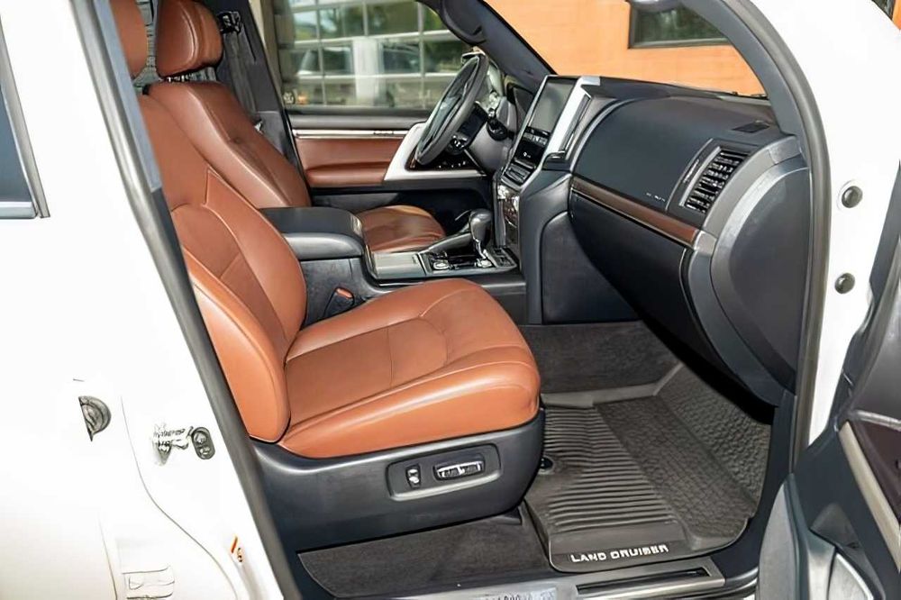 Toyota Land Cruiser      2019