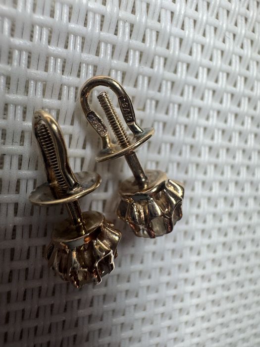 Золотые серьги гвозьдики с бриллиантами  ссср 583  0.80 ct  Якуты