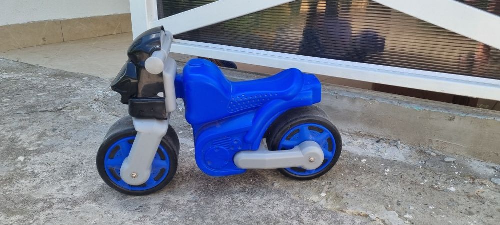 Біговел з широкими колесами