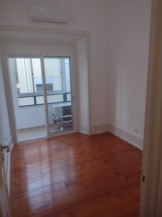 Arrenda-se T2 na Rua da Bela Vista à Graça