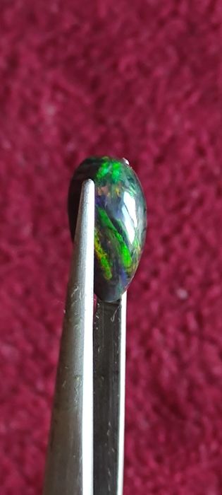 Opal 3,03 ct Black